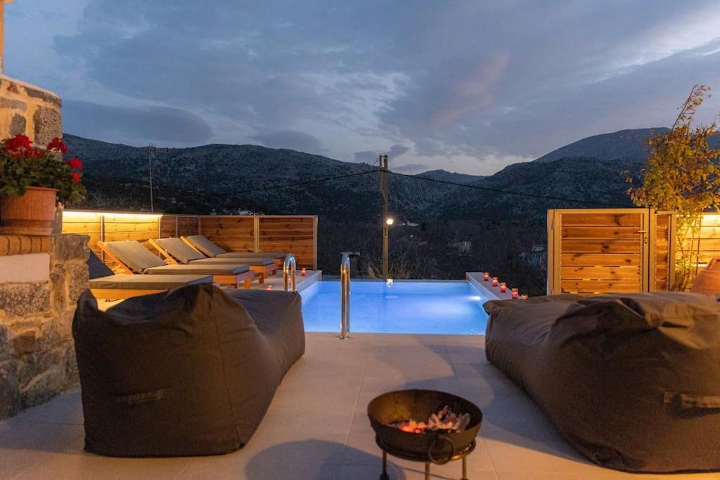 Mesa Lasithi Lasithi Luxury Villa מראה חיצוני תמונה