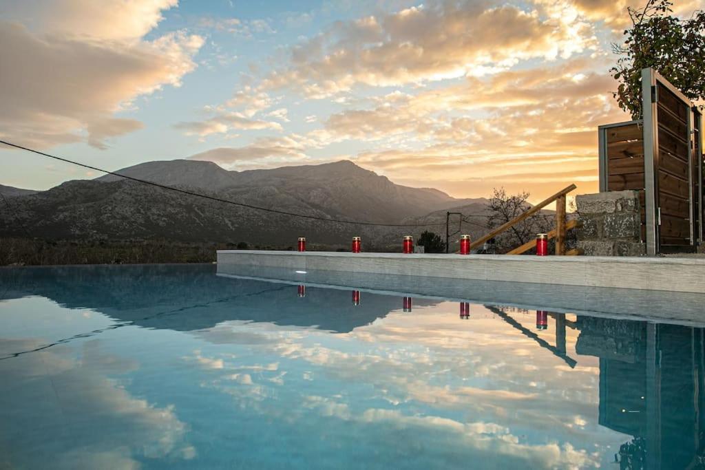 Mesa Lasithi Lasithi Luxury Villa מראה חיצוני תמונה